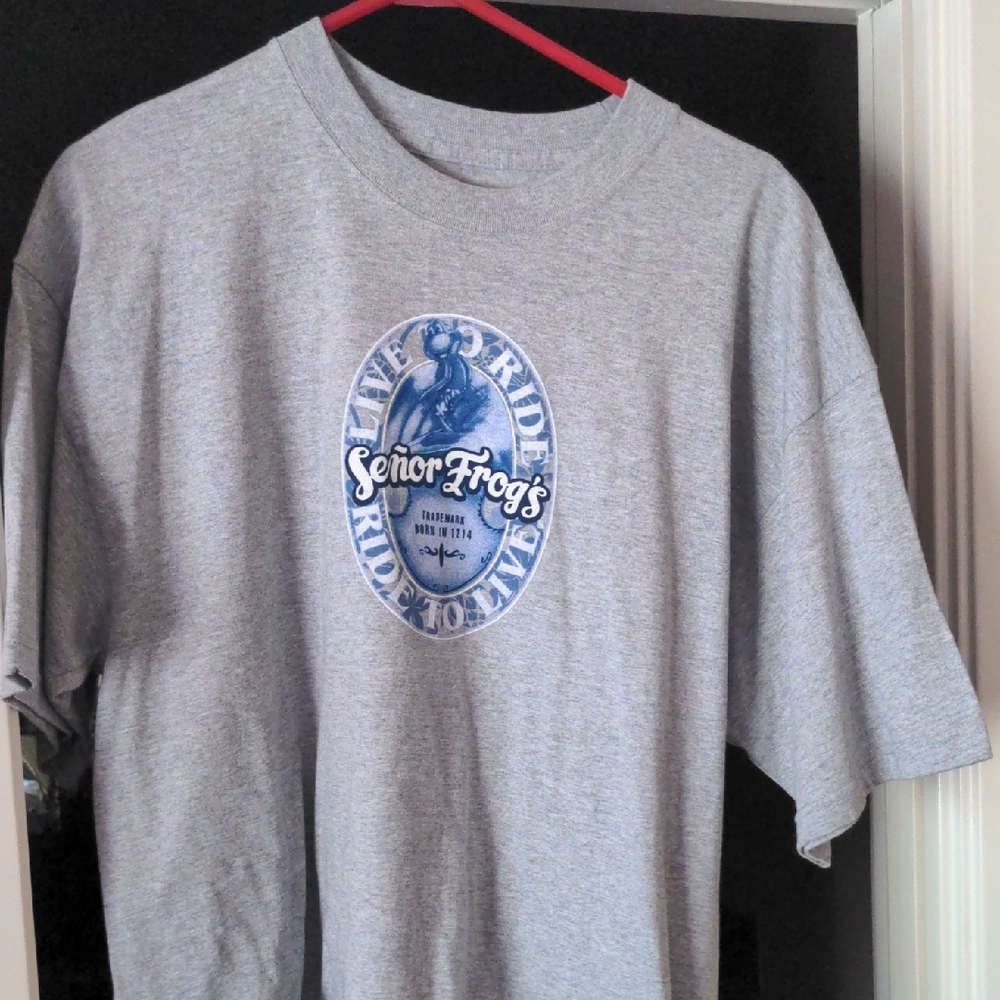 Gray Señor Frog's T-Shirt